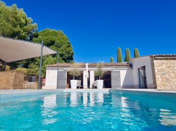 Huis **** Architecture Design Verwarmd zwembad voor 3 personen in de Luberon