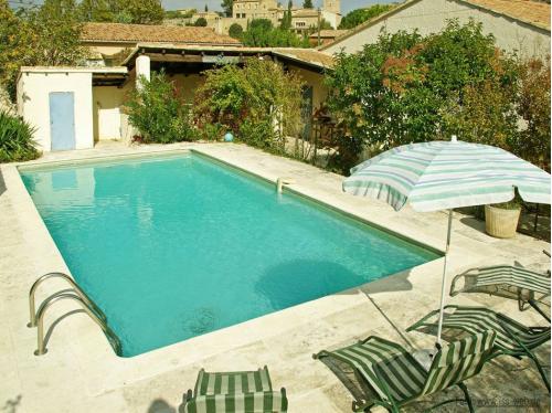Vakantiehuis met zwembad voor 6 personen in Maubec in de Luberon