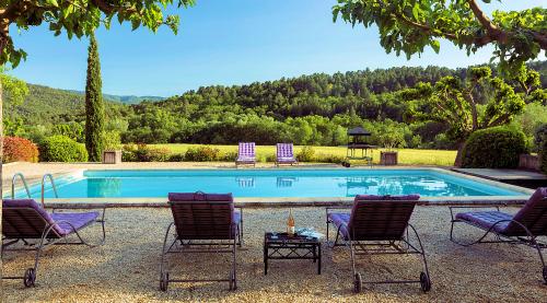 Provençaalse boerderij met zwembad voor 10 personen in Rustrel in de Luberon